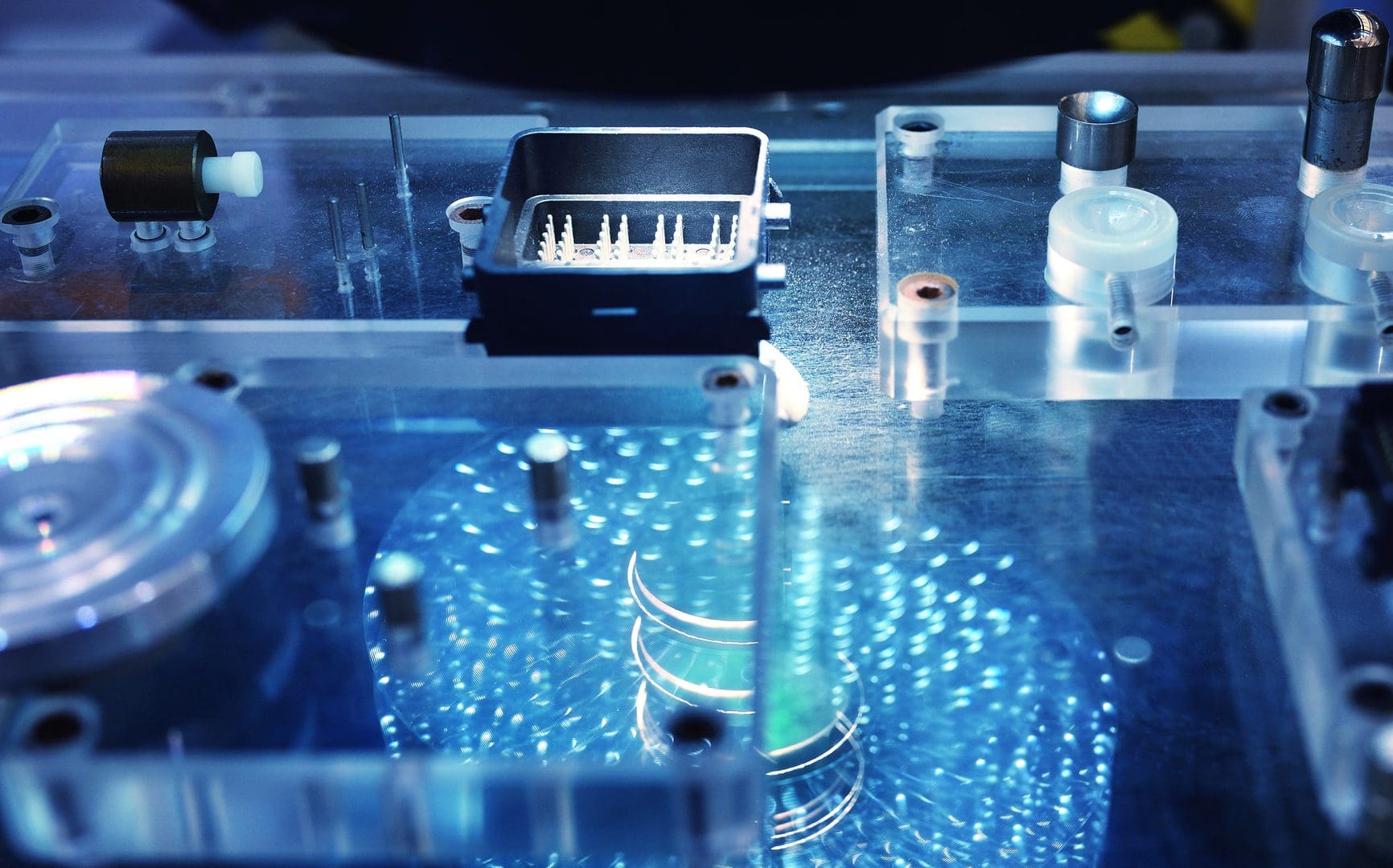 Workbench with sensors